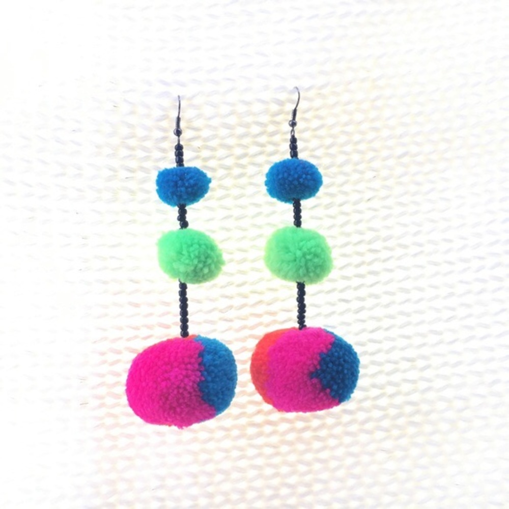 Pom Pom earrings
